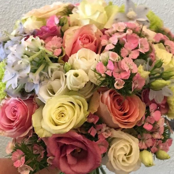 Bruidsboeket in pastelkleuren